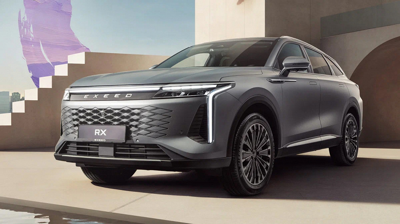 Теперь от 4,8 млн рублей. В России стартовали продажи кроссовера Exeed RX 2025, он заметно прибавил в цене